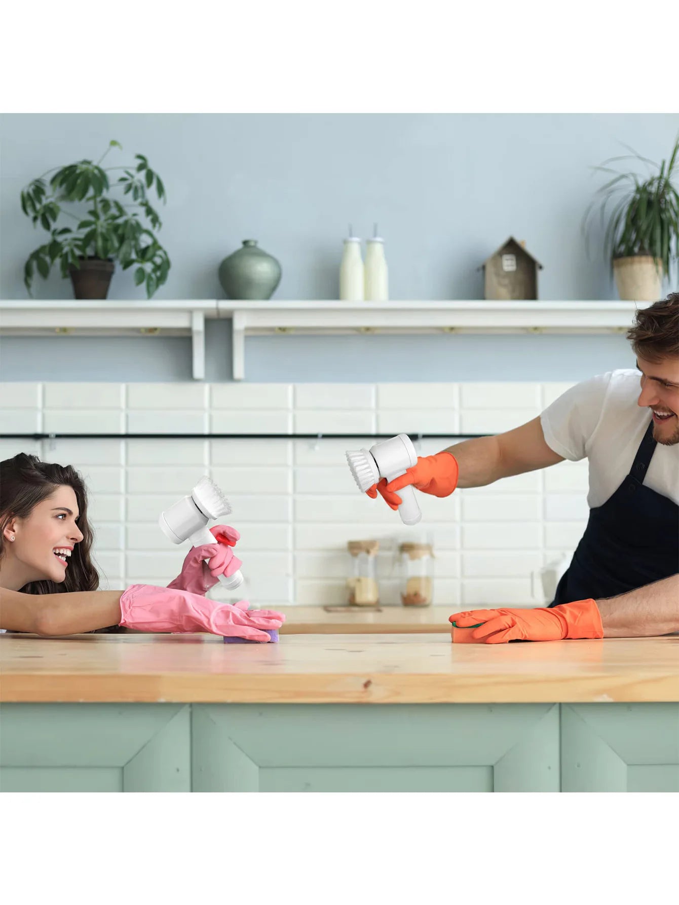 User-friendly cleaning gadget with ergonomic grip