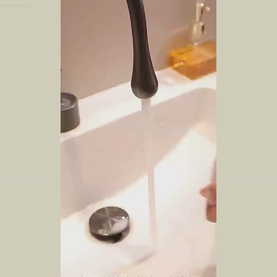 Video: Rechargeable mini washer in use